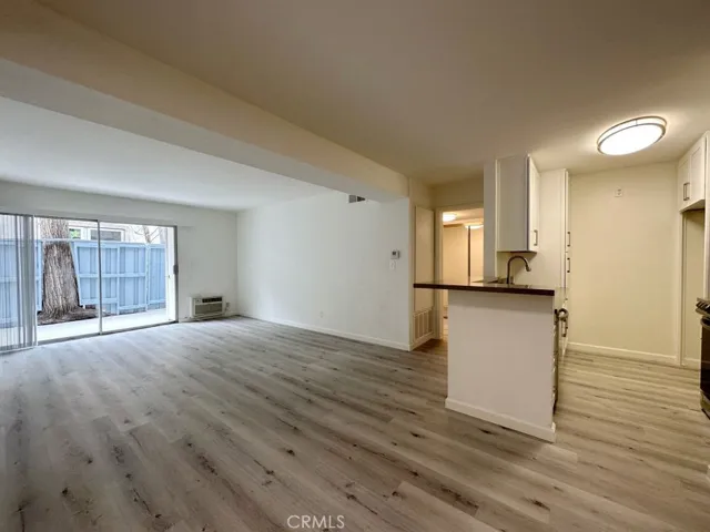 18620 Hatteras Street Unit 183, Tarzana, California 91356