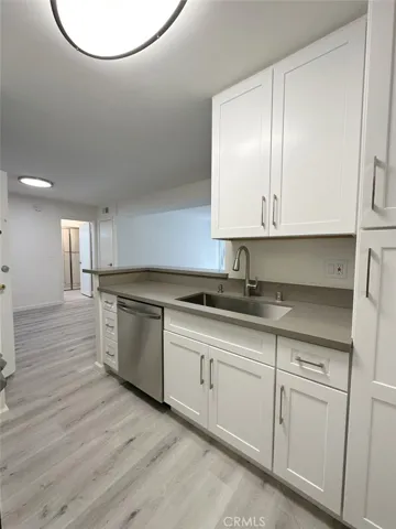 18620 Hatteras Street Unit 183, Tarzana, California 91356