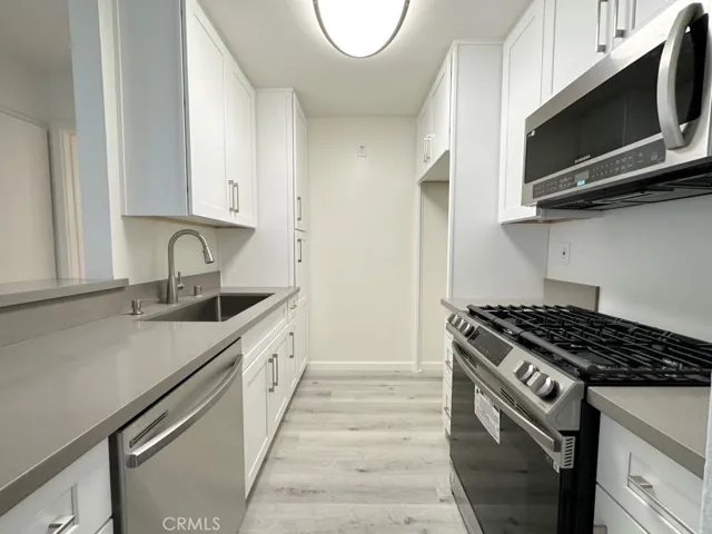 18620 Hatteras Street Unit 183, Tarzana, California 91356
