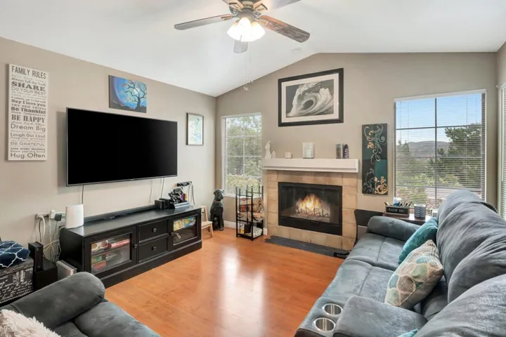 18656 Caminito Cantilena 279, San Diego, California 92128