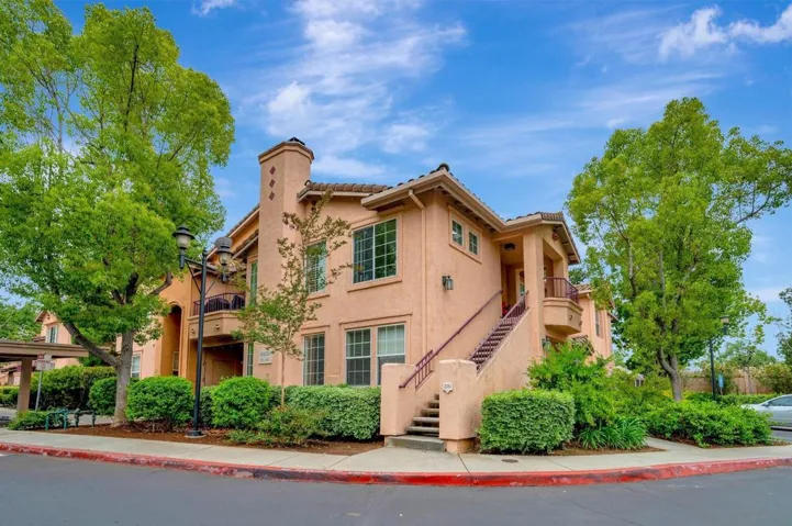 18656 Caminito Cantilena 279, San Diego, California 92128