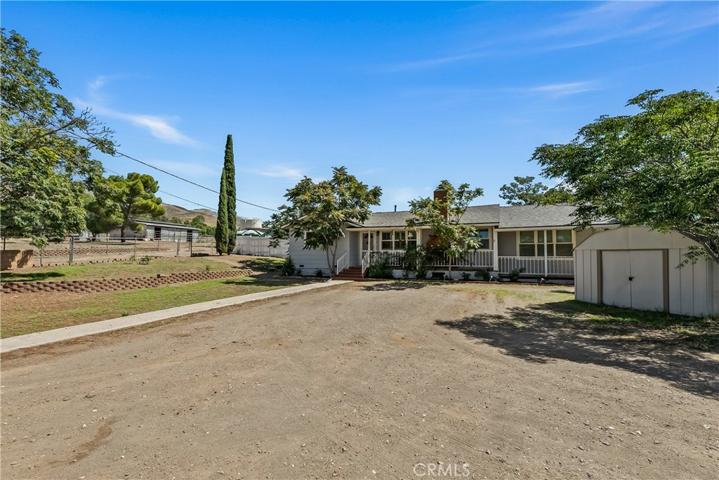 35508 Wyse Road, Agua Dulce, California 91390