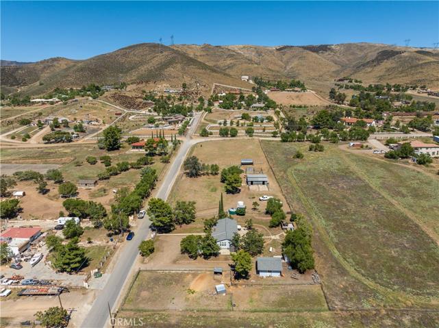 35508 Wyse Road, Agua Dulce, California 91390