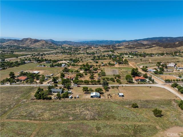 35508 Wyse Road, Agua Dulce, California 91390