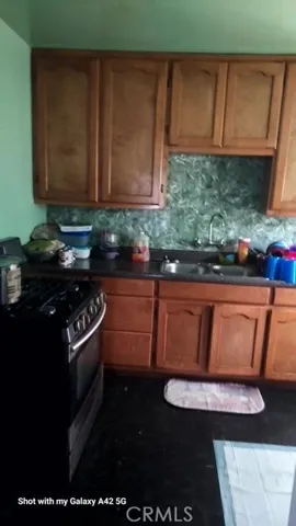 761 W 98th Street, Los Angeles, California 90044