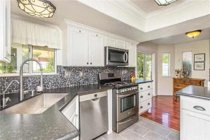 487 E 1st Street, San Jacinto, California 92583