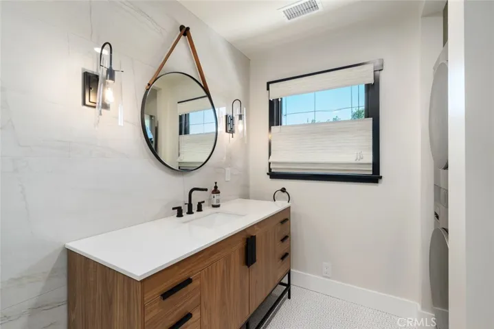 Main home- Hall/guest bathroom