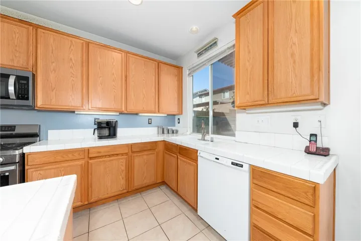 7435 Olympia Avenue, Fontana, California 92336