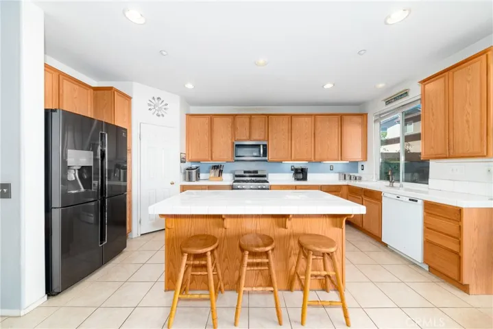 7435 Olympia Avenue, Fontana, California 92336