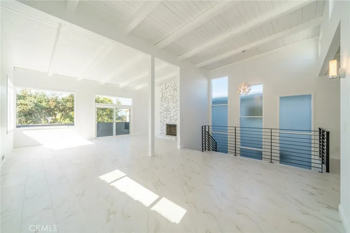 Great room to the living room
