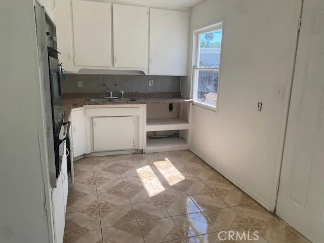8458 Bruce Avenue, Riverside, California 92503