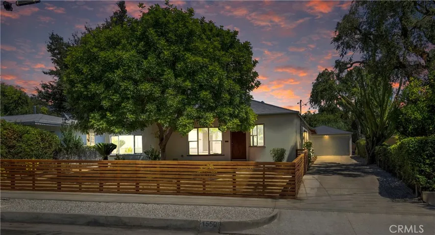 1550 Mentone Avenue, Pasadena, California 91103