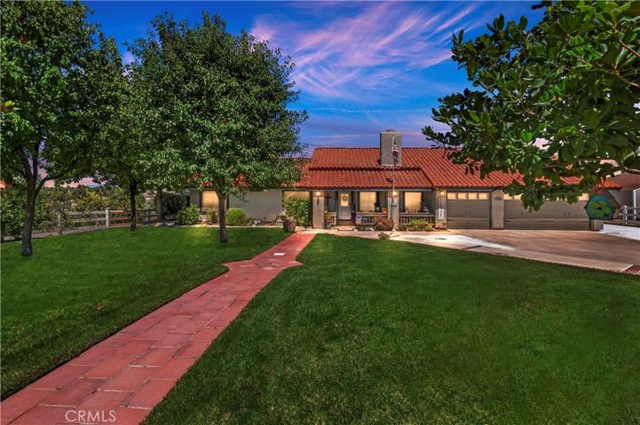 Single level with covered front porch