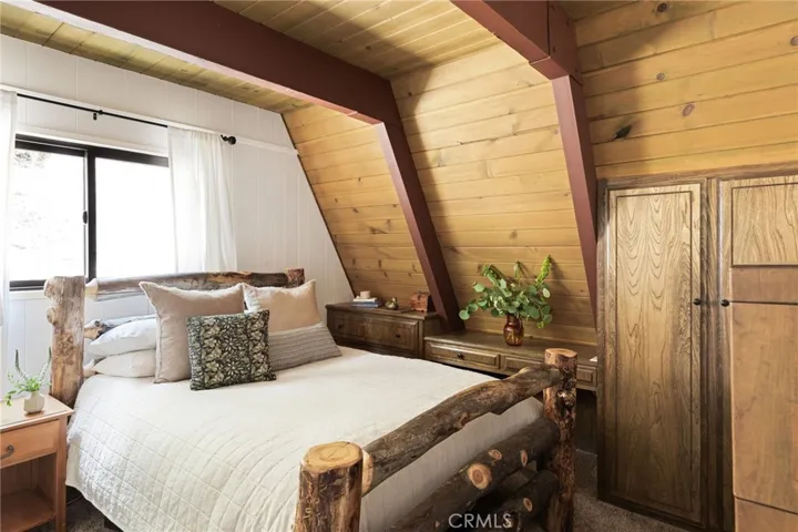 403 Rainier Road, Lake Arrowhead, California 92352