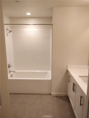 Guest Suite Bath