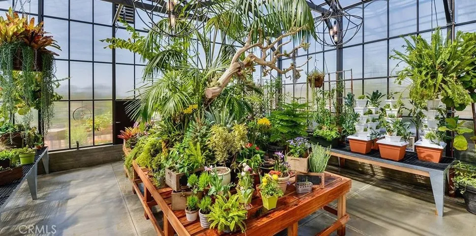 Pavilion Park Greenhouse