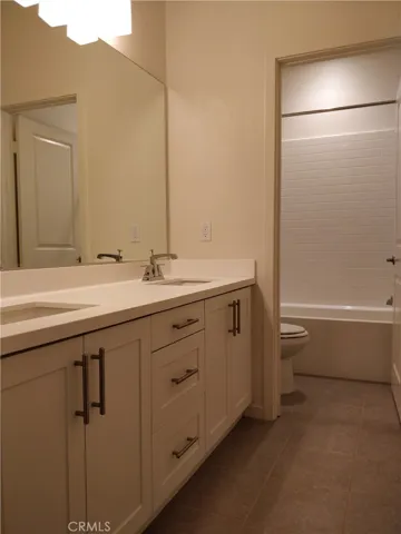 Common Bath
