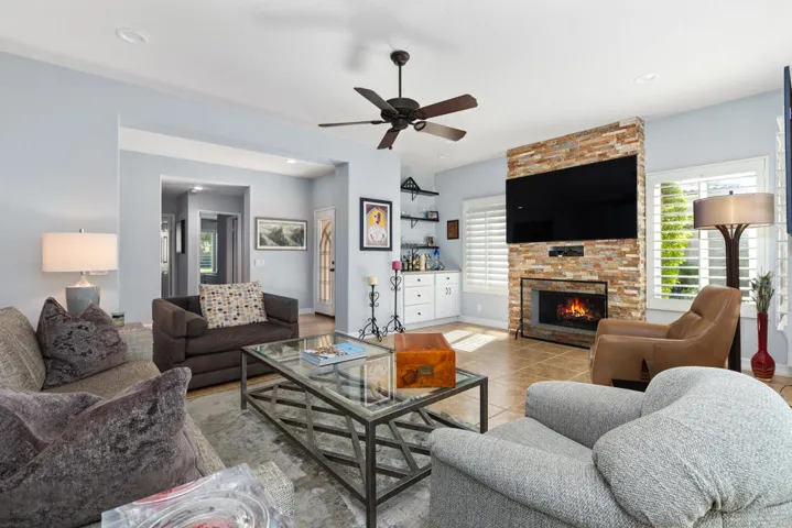 Open and Bright Floorplan