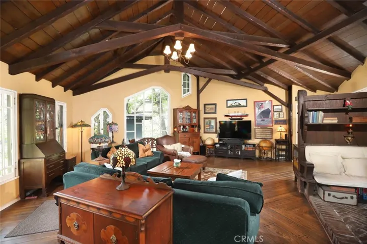 1855 Verdugo Knolls Drive, Glendale, California 91208