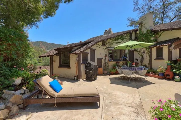 1855 Verdugo Knolls Drive, Glendale, California 91208