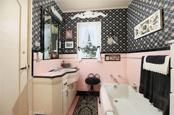 1855 Verdugo Knolls Drive, Glendale, California 91208