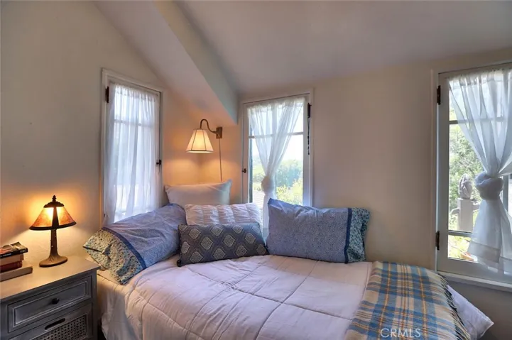 1855 Verdugo Knolls Drive, Glendale, California 91208