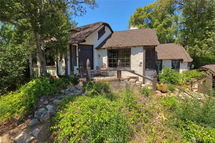 1855 Verdugo Knolls Drive, Glendale, California 91208