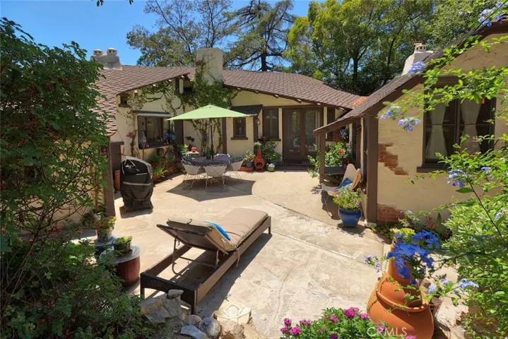 1855 Verdugo Knolls Drive, Glendale, California 91208