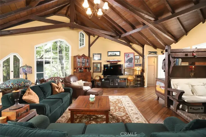 1855 Verdugo Knolls Drive, Glendale, California 91208