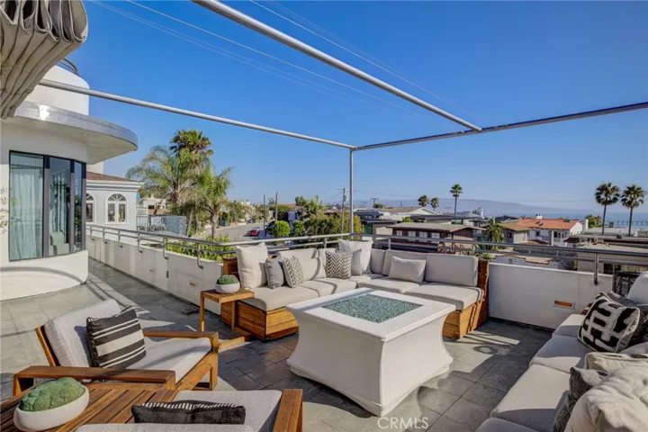 2160 Monterey Boulevard, Hermosa Beach, California 90254
