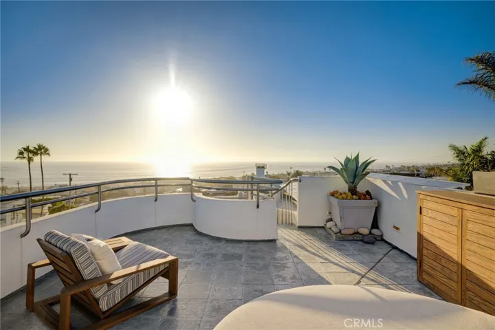 2160 Monterey Boulevard, Hermosa Beach, California 90254