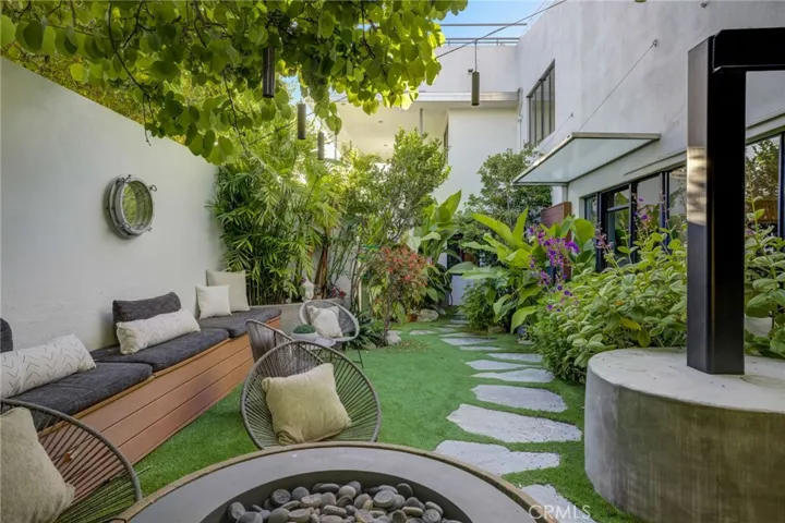 2160 Monterey Boulevard, Hermosa Beach, California 90254