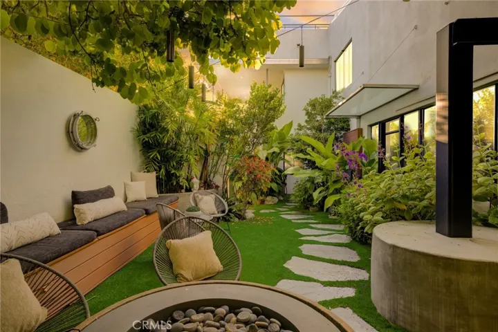 2160 Monterey Boulevard, Hermosa Beach, California 90254