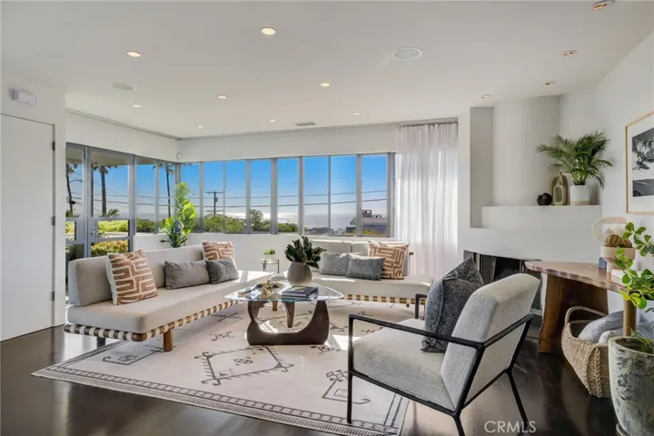 2160 Monterey Boulevard, Hermosa Beach, California 90254