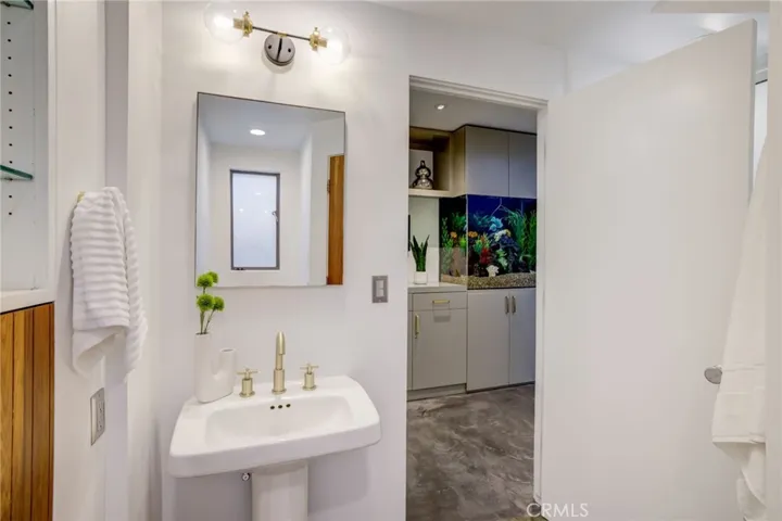 2160 Monterey Boulevard, Hermosa Beach, California 90254
