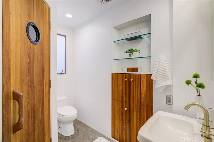 2160 Monterey Boulevard, Hermosa Beach, California 90254