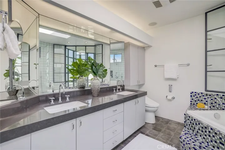 2160 Monterey Boulevard, Hermosa Beach, California 90254