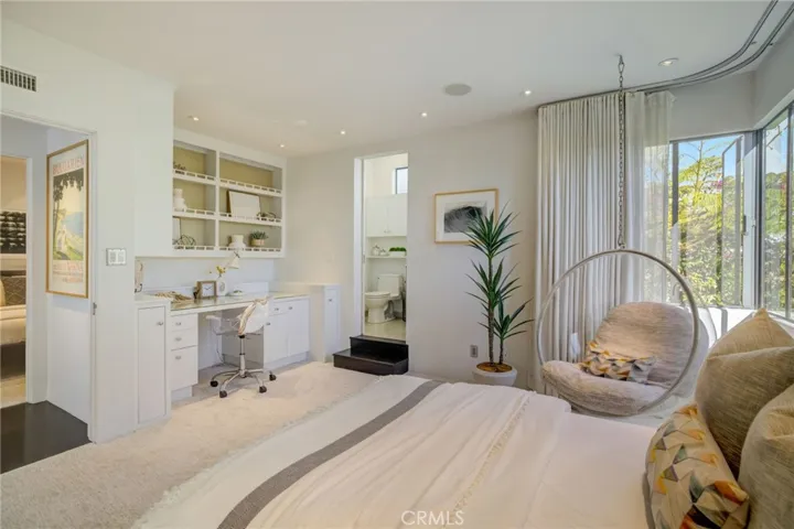 2160 Monterey Boulevard, Hermosa Beach, California 90254