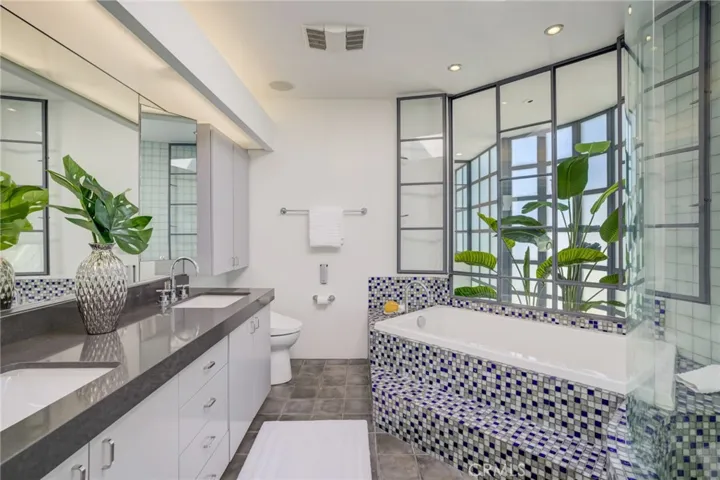 2160 Monterey Boulevard, Hermosa Beach, California 90254