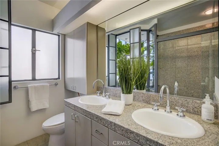 2160 Monterey Boulevard, Hermosa Beach, California 90254