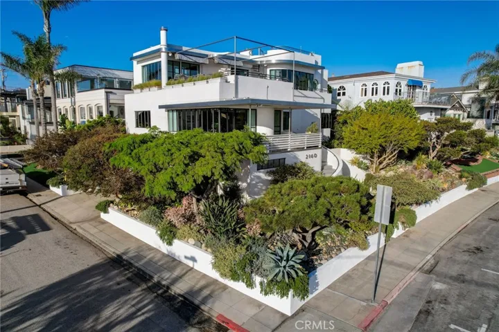 2160 Monterey Boulevard, Hermosa Beach, California 90254