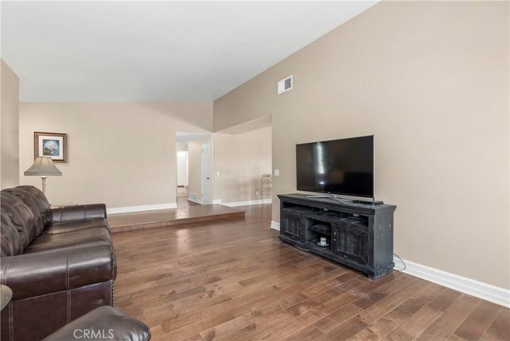 617 Balboa Drive, Corona, California 92879