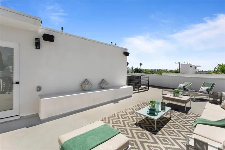5731 N Canvas Court, North Hollywood, California 91601