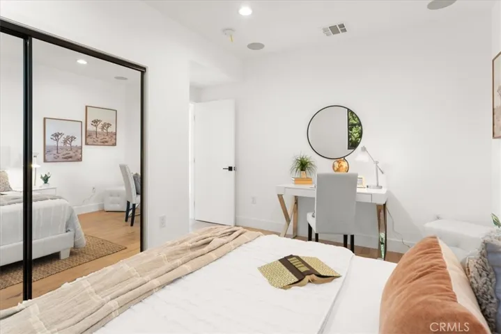 5731 N Canvas Court, North Hollywood, California 91601