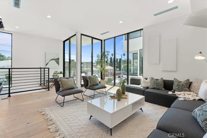 5731 N Canvas Court, North Hollywood, California 91601