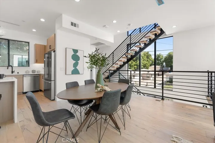 5731 N Canvas Court, North Hollywood, California 91601