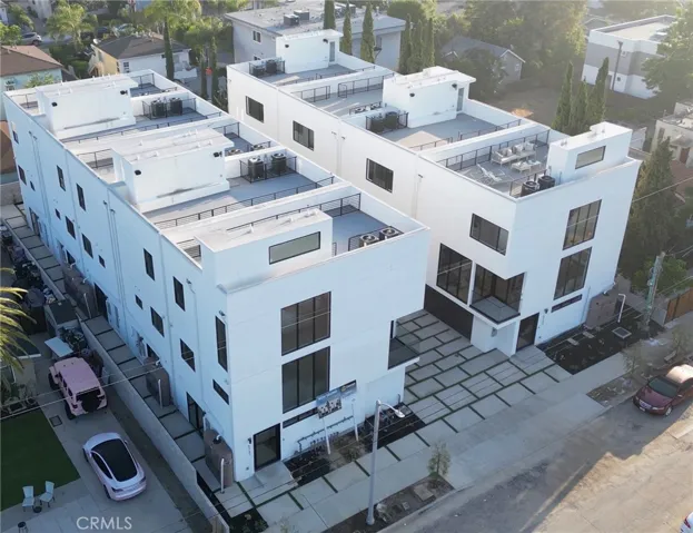 5731 N Canvas Court, North Hollywood, California 91601