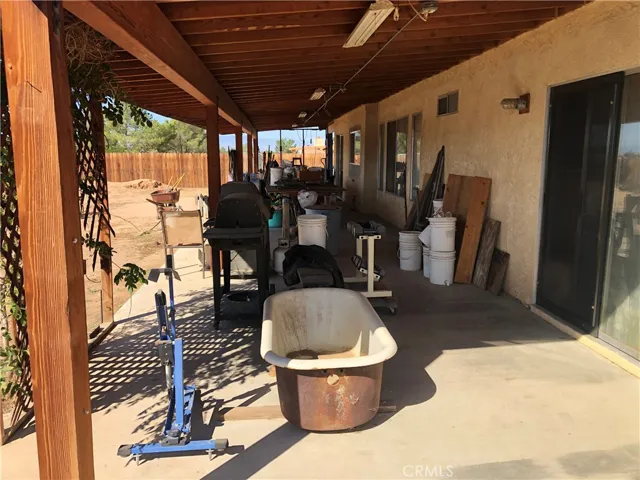 22803 Nalatapa Road, Apple Valley, California 92307