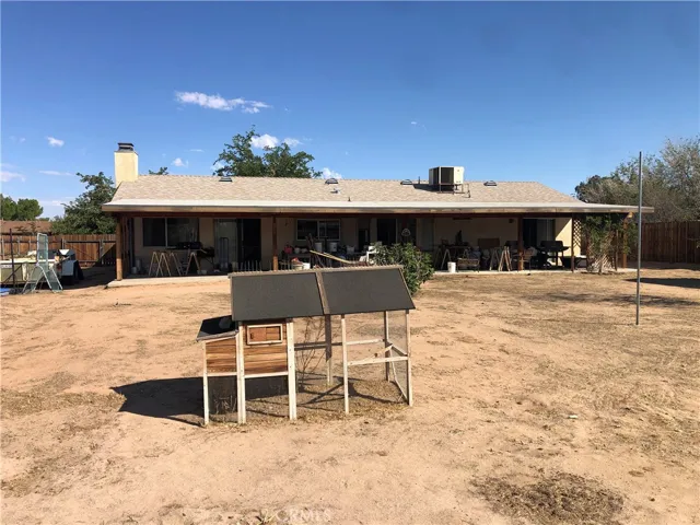 22803 Nalatapa Road, Apple Valley, California 92307