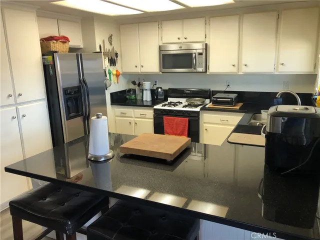 22803 Nalatapa Road, Apple Valley, California 92307